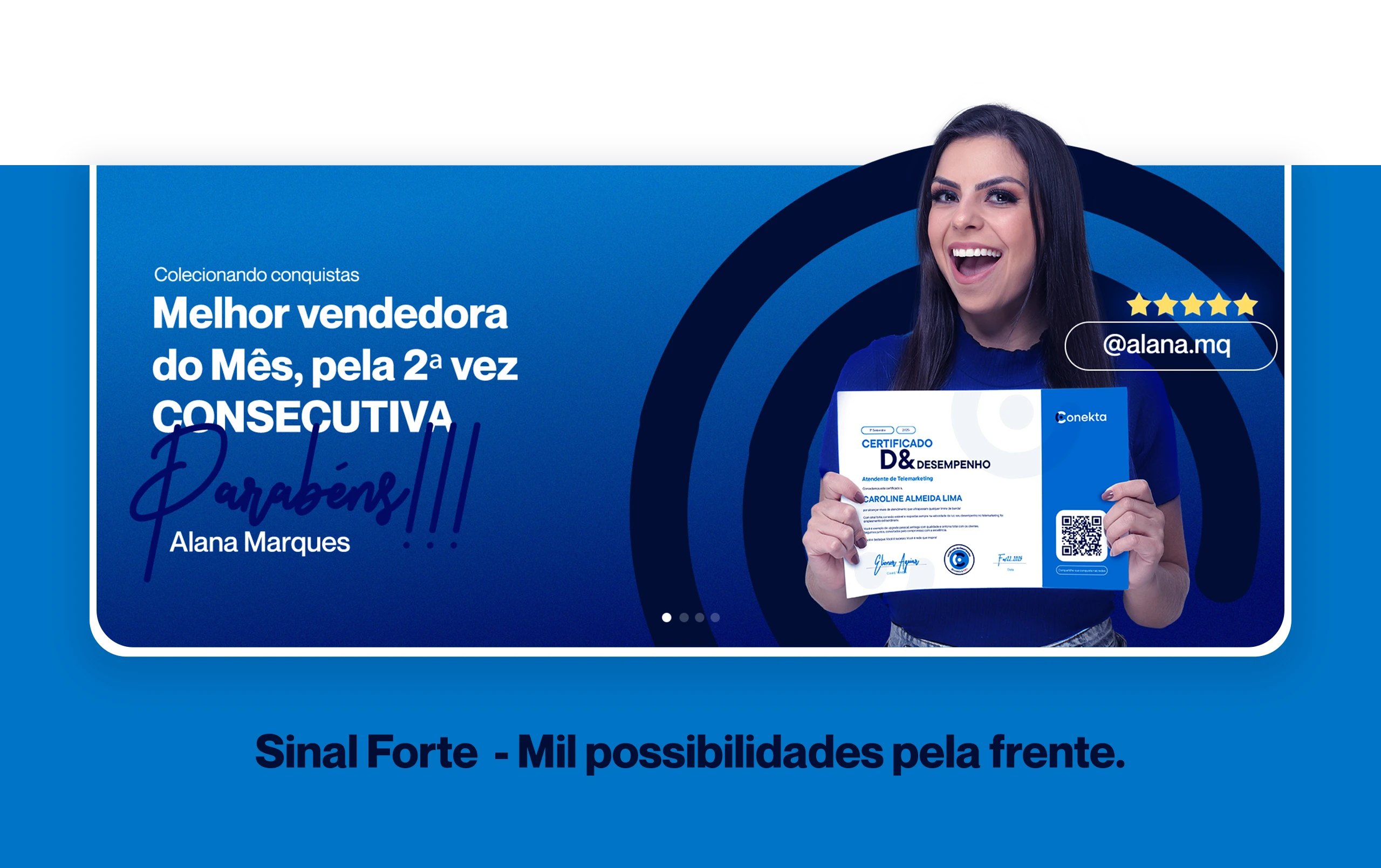 Colaboradora Conekta segurando certificado de melhor vendedora